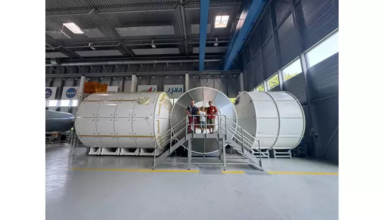 Nael schlüpfte in die Rolle eines Astronauten