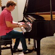 Alexander Paul Burton: Neues Klavieralbum "Am Zürisee, Ohni Maschine"