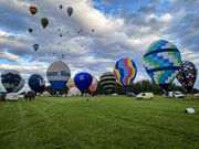 Über Gossau strahlt zum 1200-Jahr-Jubiläum ein bunter Ballonhimmel