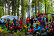  Erste Zürcher Waldschule feiert 5 jähriges Jubiläum