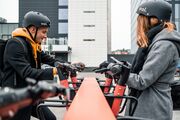 E-Trotti-Verleiher Voi will nachhaltigsten Roller und Trotti-Parkplätze nach Bern bringen