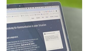 Crisly: Erster digitaler Kommunikationsberater lanciert