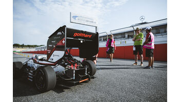 Teams aus Stuttgart und Zürich gewinnen Formula Student Germany 2018