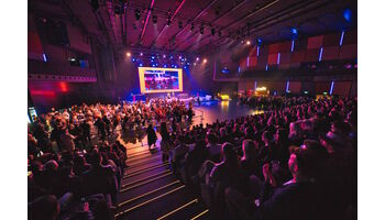 Smile Swiss Influence Award 2025 – Daniela Djokic und Aditotoro in neuer DACH-Kategorie nominiert