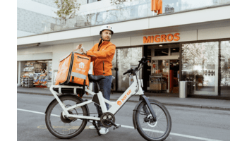 Meilenstein im Schweizer Detailhandel: Just Eat liefert neu über 10’000 Migros-Artikel