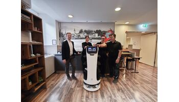 Ein Roboter-Kellner mitten in der Stadt Zürich