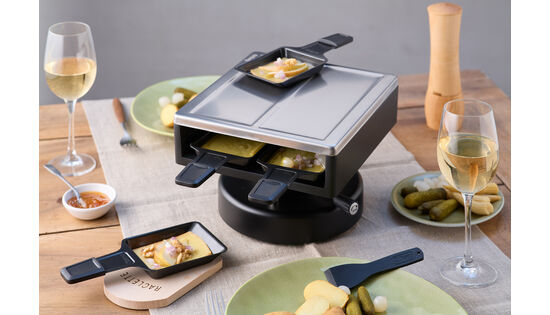 Kabelloser Raclette-Aufsatz SIERRE von Kisag sorgt für sicheren Genuss - drinnen wie draussen Kabelloser Raclette-Aufsatz SIERRE von Kisag sorgt für sicheren Genuss - drinnen wie draussen