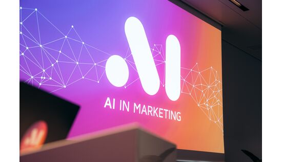 Restlos ausverkauft: Über 500 Teilnehmende an der zweiten Ausgabe der AI in Marketing Konferenz in Zürich
