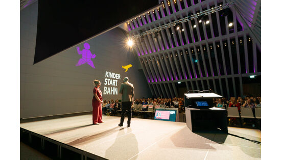 Zweite Ausgabe der Kinderstartbahn: Erfolgreicher Netzwerkkongress für Kindergesundheit in der Schweiz Zweite Ausgabe der Kinderstartbahn: Erfolgreicher Netzwerkkongress für Kindergesundheit in der Schweiz