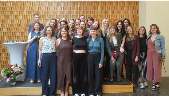 26 neue Sexolog*innen diplomiert – Schweiz rüstet auf gegen Dating-Burnout & Porno-Sucht 26 neue Sexolog*innen diplomiert – Schweiz rüstet auf gegen Dating-Burnout & Porno-Sucht