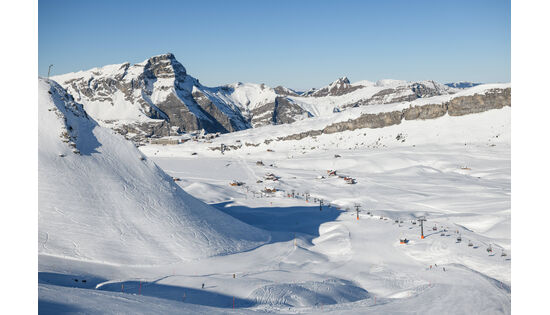 Sportbahnen Melchsee-Frutt mit weiterentwickeltem Logo, neuem Erscheinungsbild und moderner Webseite