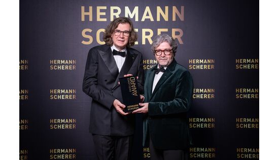 «Excellence Award» beim  Speaker Slam für Patrick Senn