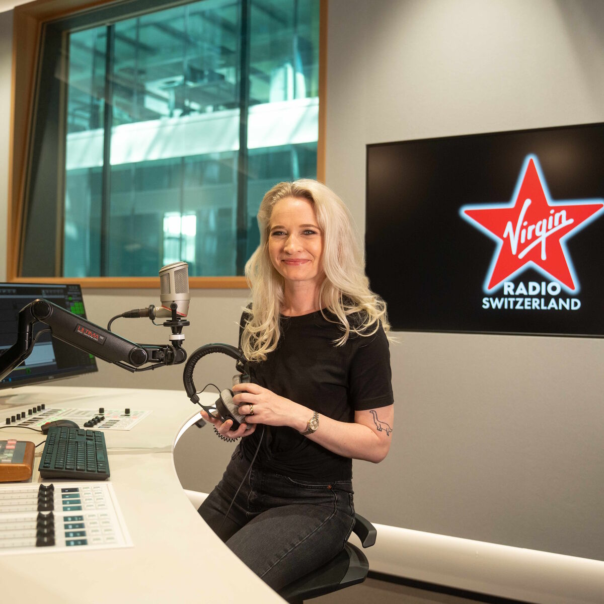 Virgin Radio Switzerland lanciert neue Live-Morgenshow mit Andrea ...